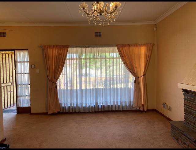 3 BEDROOM FREEHOLD FOR SALE IN PRIMROSE